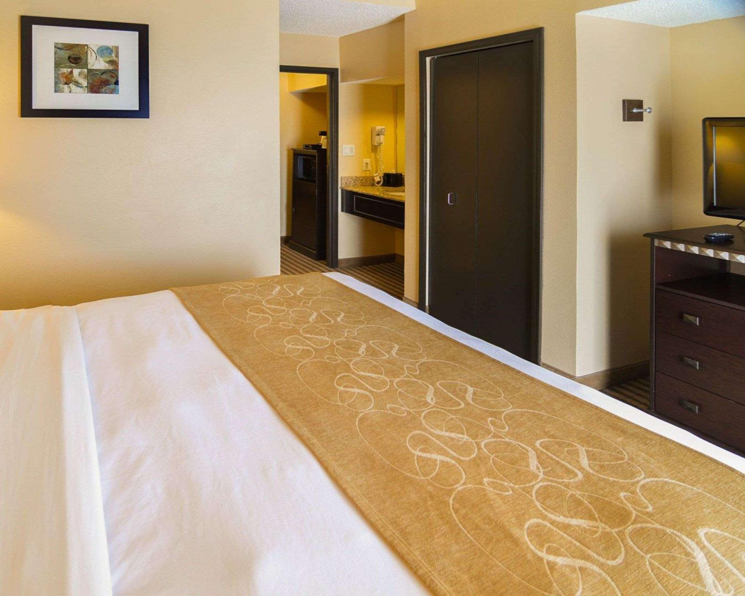 אירווינג Comfort Suites Dfw Airport מראה חיצוני תמונה