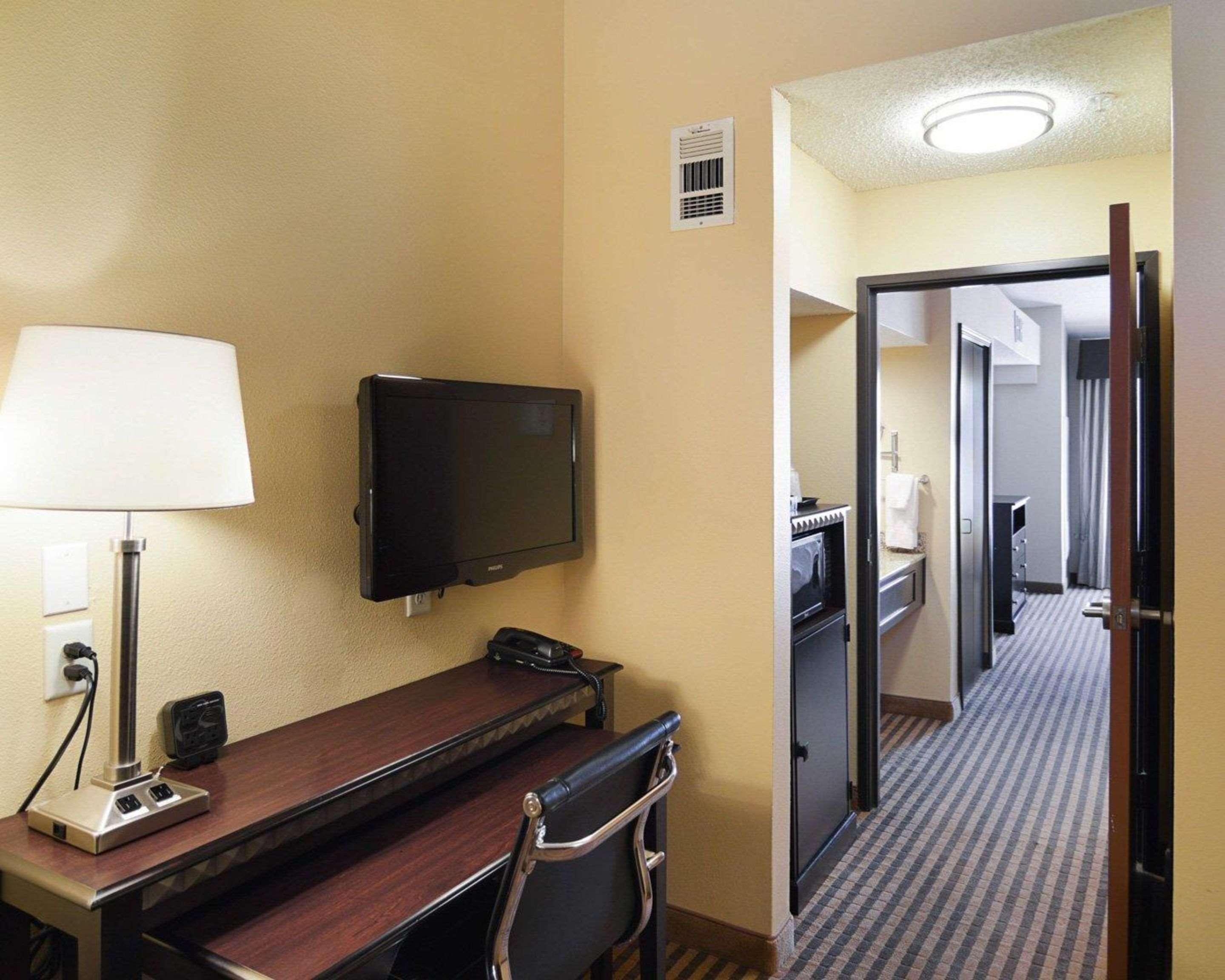 אירווינג Comfort Suites Dfw Airport מראה חיצוני תמונה